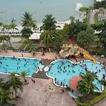 Apartment At Glory Beach Resort